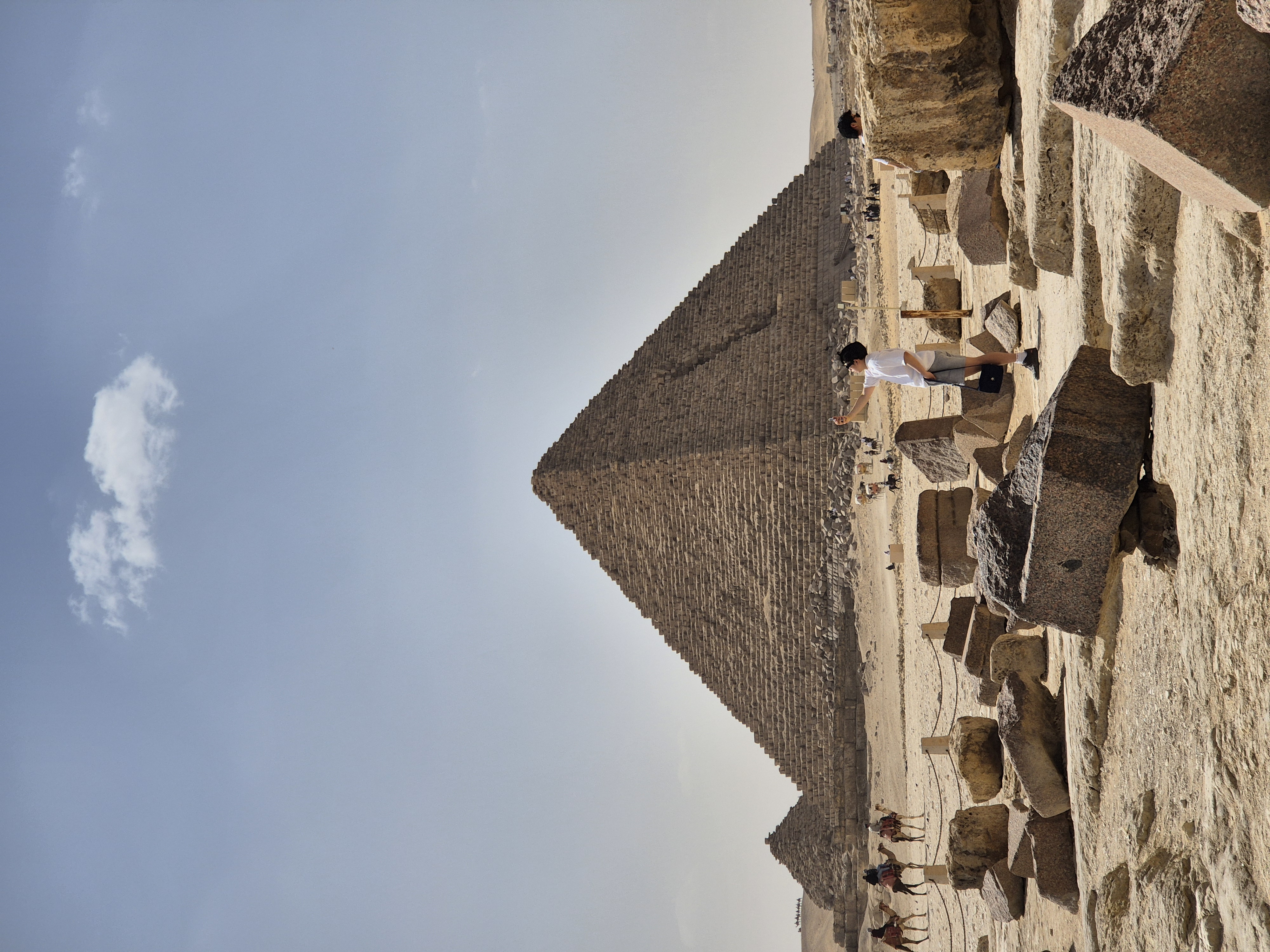 Pyramiden 2026